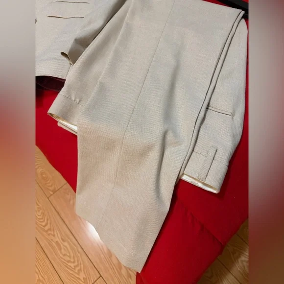 Elegant Cream Double-Breasted Men's Suit